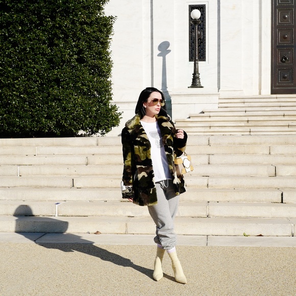 John & Jenn by Line Faux Fur Camp Coat - Size Med - Picture 2 of 7